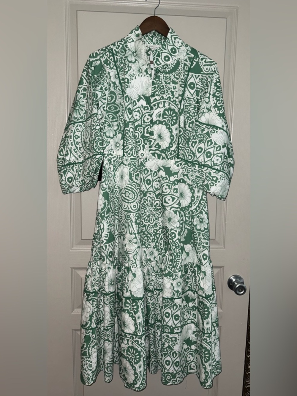 Hyacinth House Green Cuffed Sleeve Sundress with Mandarin Collar. Snall - Picture 12 of 13